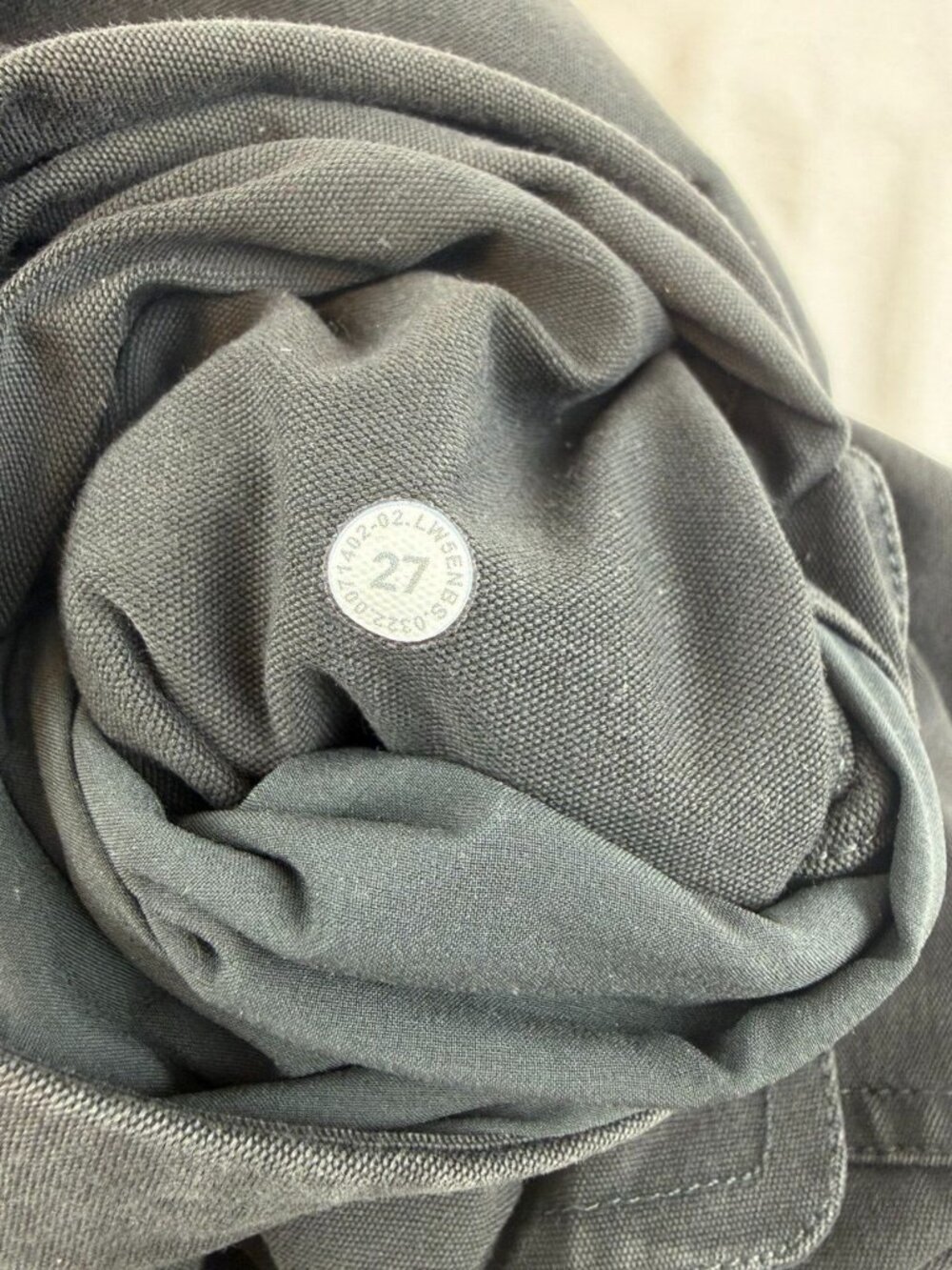 Lululemon Light Utilitech Cargo Pocket High-Rise Crop Size 27 in Graphite Grey - Picture 5 of 10